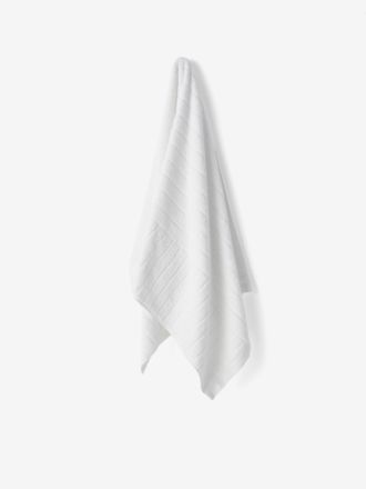 Isle White Towel Collection