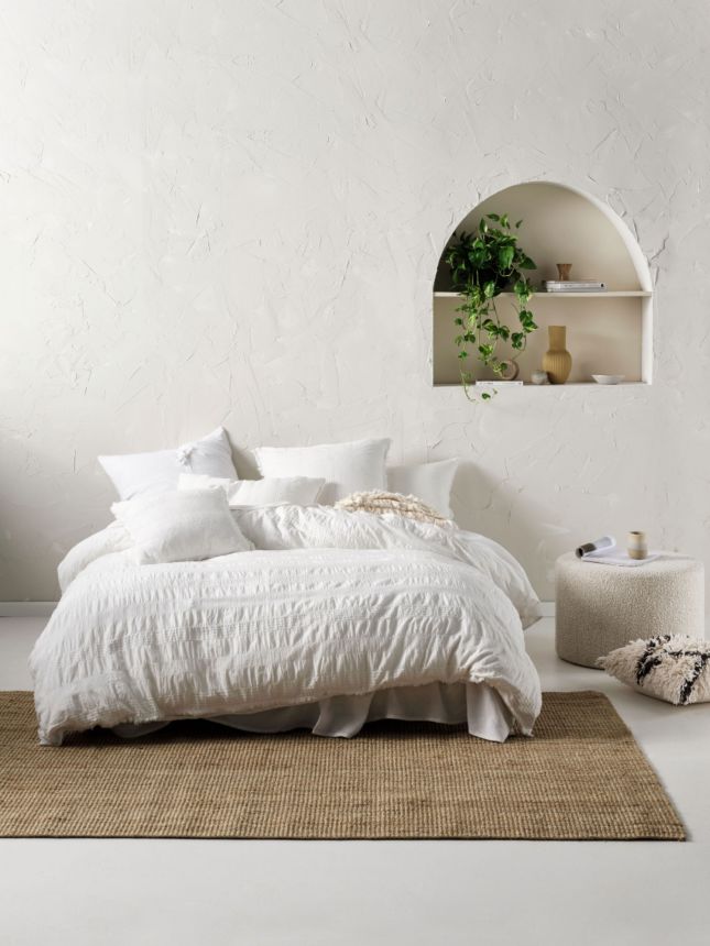 White quilt shop cover set