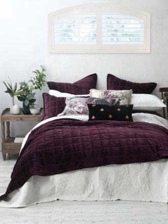 Meeka Port Coverlet Set